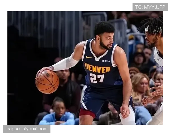 怀特挡拆分球制造换防错位 提升进攻稳定性